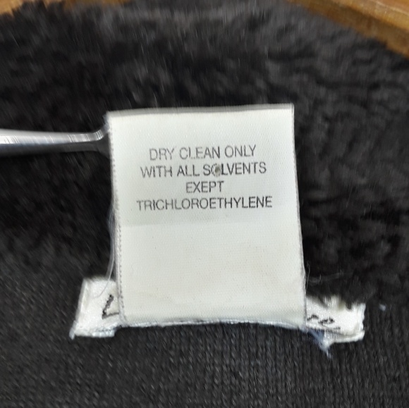 Laissez Faire Old Style Faux Fur Short Jacket - Picture 4 of 8